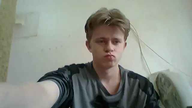 Snapshot of Augustinwest chatting on 17, 6, 2026 Augustinwest online show from 17, 6, 2026