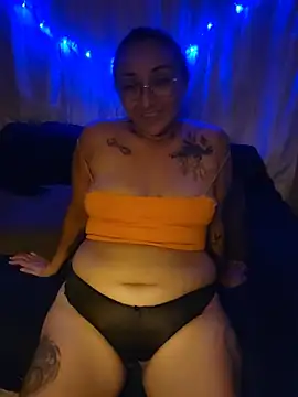 Snapshot of sweetshubbymami chatting on 3, 7, 2026 sweetshubbymami online show from 3, 7, 2026