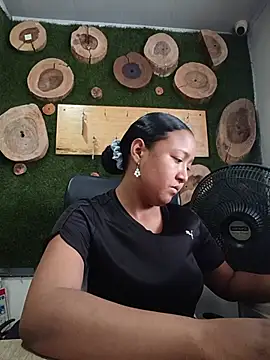 HeLiSa69ebony online show from 4, 7, 2026