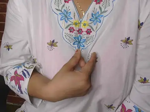 Snapshot of loving_queen1 chatting on 19, 6, 2026 loving queen1 online show from 19, 6, 2026