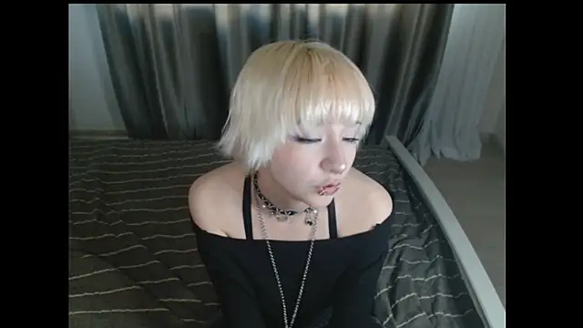 Snapshot of RoxyLien chatting on 21, 6, 2026 RoxyLien online show from 21, 6, 2026