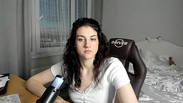 Avelinatt online show from 16, 7, 2026