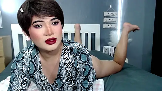 Snapshot of STUCK_on_YOU_ chatting on 11, 11, 2025 STUCK on YOU online show from 11, 11, 2025