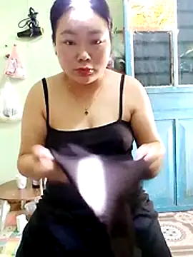 Snapshot of trangmy-love chatting on 24, 6, 2026 trangmy-love online show from 24, 6, 2026