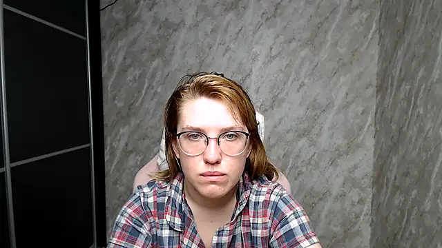 Snapshot of Reginasmilee chatting on 8, 3, 2025 Reginasmilee online show from 8, 3, 2025