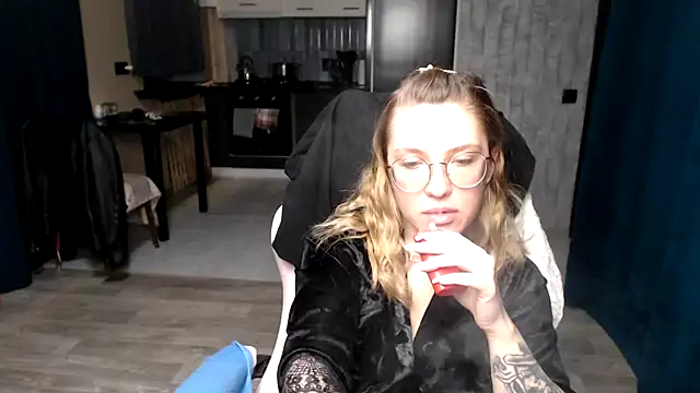 Snapshot of Reginasmilee chatting on 20, 9, 2025 Reginasmilee online show from 20, 9, 2025