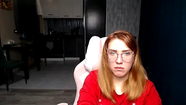 Snapshot of Reginasmilee chatting on 30, 10, 2025 Reginasmilee online show from 30, 10, 2025