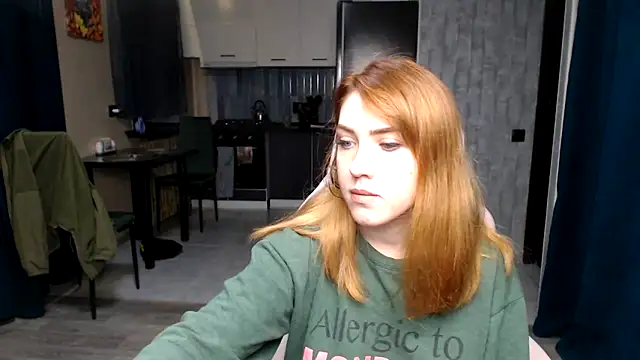 Snapshot of Reginasmilee chatting on 2, 11, 2025 Reginasmilee online show from 2, 11, 2025