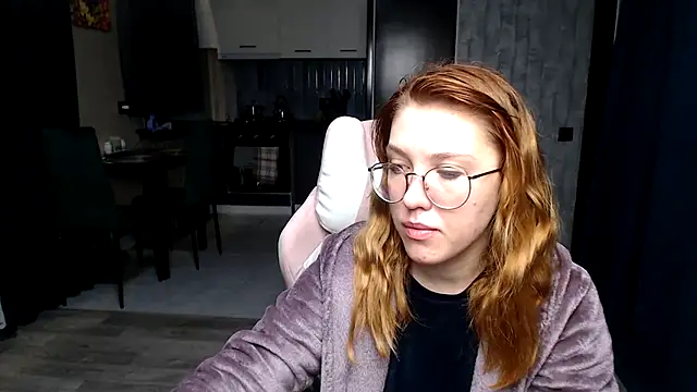 Snapshot of Reginasmilee chatting on 3, 11, 2025 Reginasmilee online show from 3, 11, 2025