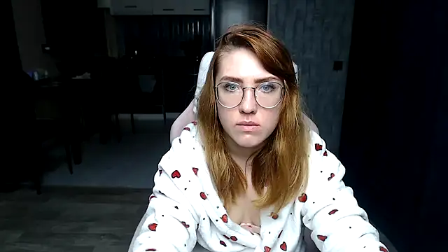 Snapshot of Reginasmilee chatting on 21, 11, 2025 Reginasmilee online show from 21, 11, 2025