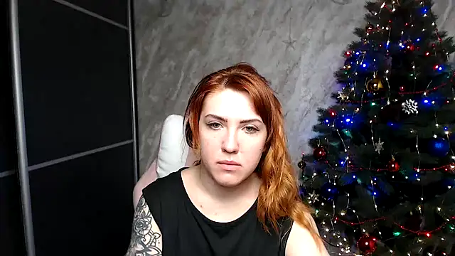 Snapshot of Reginasmilee chatting on 17, 12, 2025 Reginasmilee online show from 17, 12, 2025