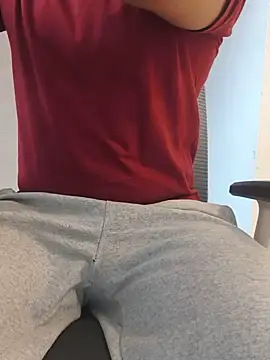 Snapshot of 8inch_hunk19 chatting on 9, 8, 2026 8inch hunk19 online show from 9, 8, 2026