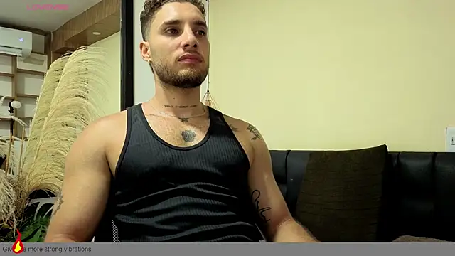 Snapshot of Kiing_001 chatting on 2, 8, 2026 Kiing 001 online show from 2, 8, 2026