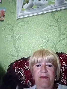 Snapshot of EmmaSwan555 chatting on 6, 7, 2026 EmmaSwan555 online show from 6, 7, 2026