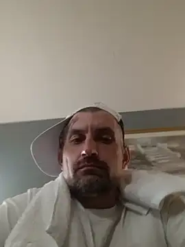 Snapshot of FitnessDaddy chatting on 9, 7, 2026 FitnessDaddy online show from 9, 7, 2026
