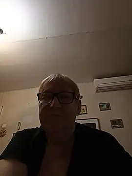 Snapshot of Molli1408 chatting on 11, 7, 2026 Molli1408 online show from 11, 7, 2026
