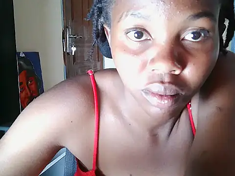 Snapshot of Honeybiter chatting on 8, 7, 2026 Honeybiter online show from 8, 7, 2026