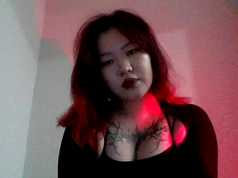 Snapshot of KiraDrip_ chatting on 10, 7, 2026 KiraDrip online show from 10, 7, 2026