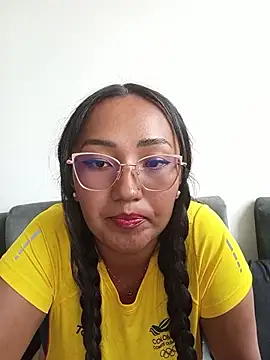 Snapshot of chells_ chatting on 7, 7, 2026 chells online show from 7, 7, 2026