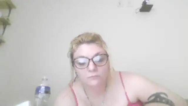 Snapshot of liltrinketgirl chatting on 19, 7, 2026 liltrinketgirl online show from 19, 7, 2026