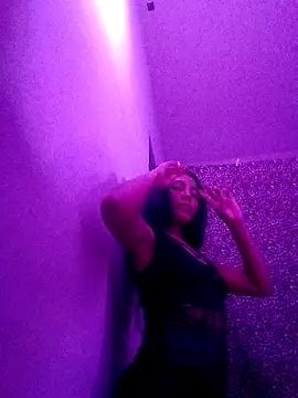 Snapshot of MeganHoott chatting on 9, 7, 2026 MeganHoott online show from 9, 7, 2026