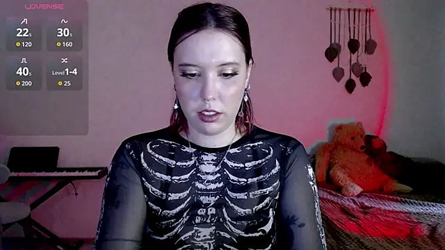 ember lune online show from 14, 7, 2026