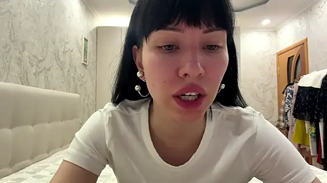 Snapshot of DomenicaLowe chatting on 9, 7, 2026 DomenicaLowe online show from 9, 7, 2026