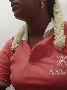 Sexy Layanya online show from 2, 8, 2026