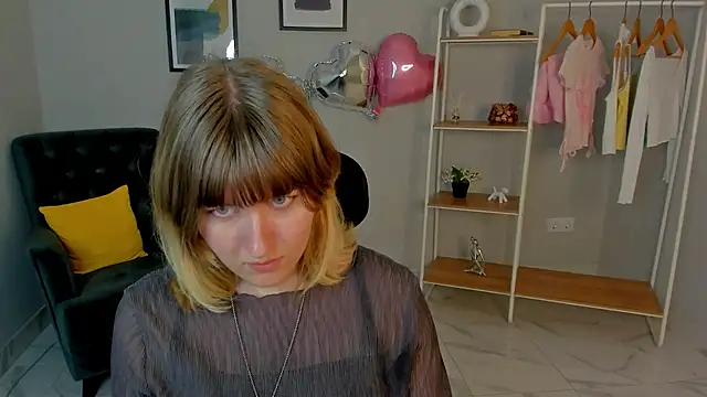 Snapshot of Ashley_Little chatting on 11, 7, 2026 Ashley Little online show from 11, 7, 2026