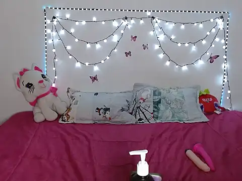 Snapshot of Vanessa333 chatting on 7, 7, 2026 Vanessa333 online show from 7, 7, 2026