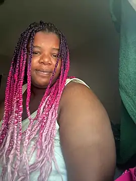 Snapshot of QueenTease420 chatting on 8, 7, 2026 QueenTease420 online show from 8, 7, 2026