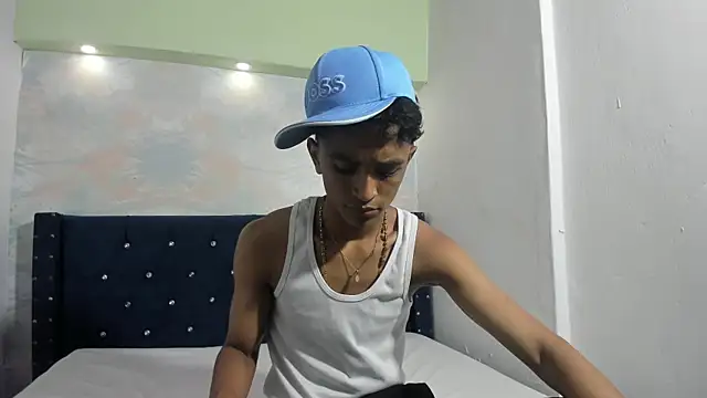 Snapshot of sebastian_torress chatting on 8, 7, 2026 sebastian torress online show from 8, 7, 2026