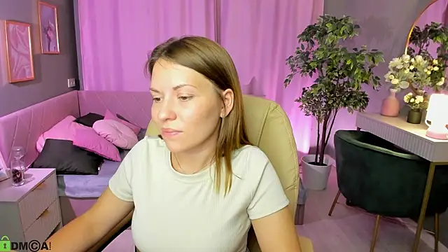 Snapshot of Kira_Miragee chatting on 14, 7, 2026 Kira Miragee online show from 14, 7, 2026