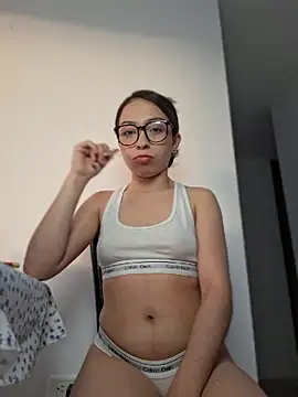 LuluBerry7 online show from 15, 7, 2026