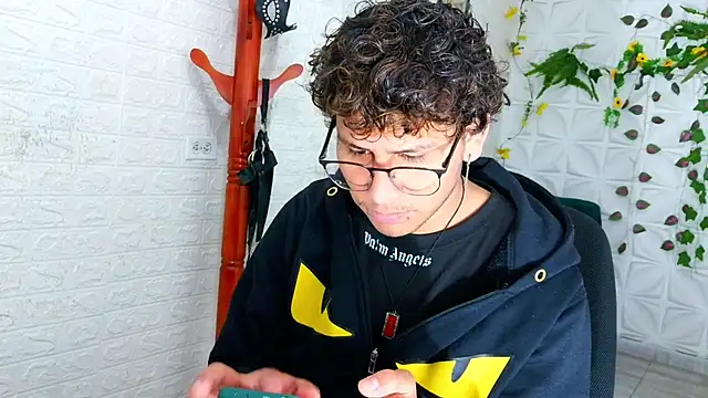 Snapshot of franchesko2026 chatting on 15, 7, 2026 franchesko2026 online show from 15, 7, 2026