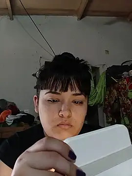 Snapshot of Luu_19 chatting on 5, 8, 2026 Luu 19 online show from 5, 8, 2026