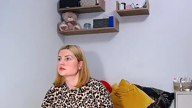 Snapshot of alisenties chatting on 11, 10, 2025 alisenties online show from 11, 10, 2025