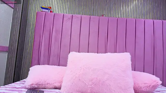Snapshot of Sofia_Messy- chatting on 17, 7, 2026 Sofia Messy- online show from 17, 7, 2026