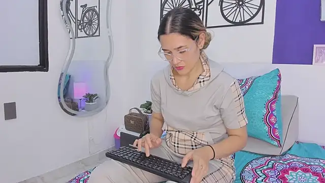 JessicaRose- online show from 21, 7, 2026
