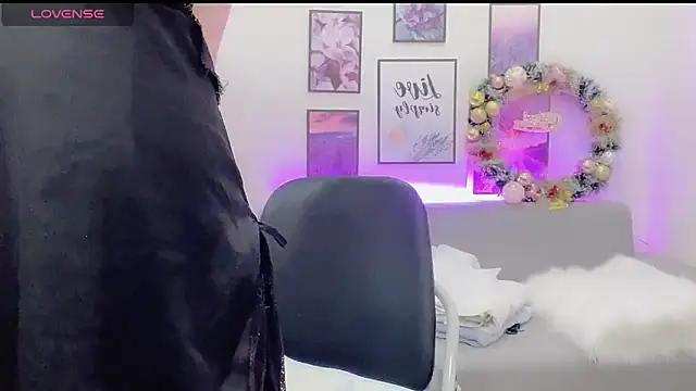 Snapshot of Katy_Bae chatting on 30, 12, 2024 Katy Bae online show from 30, 12, 2024