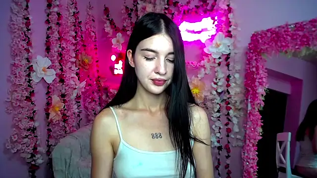 Lolli Bennet online show from 27, 7, 2026