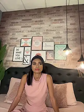HeyBunnyXXX online show from 23, 7, 2026