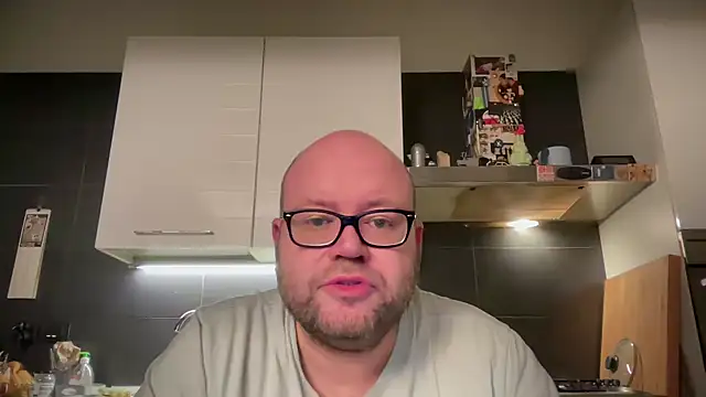 Snapshot of theitalianbear chatting on 2, 12, 2024 theitalianbear online show from 2, 12, 2024