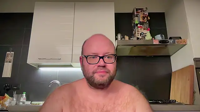 Snapshot of theitalianbear chatting on 16, 12, 2024 theitalianbear online show from 16, 12, 2024