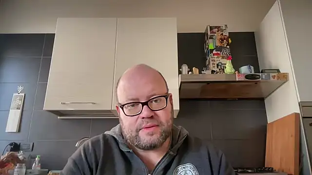 Snapshot of theitalianbear chatting on 18, 12, 2024 theitalianbear online show from 18, 12, 2024