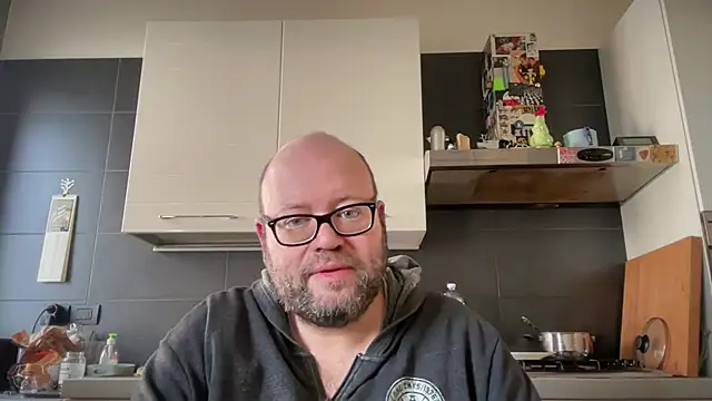 Snapshot of theitalianbear chatting on 19, 12, 2024 theitalianbear online show from 19, 12, 2024