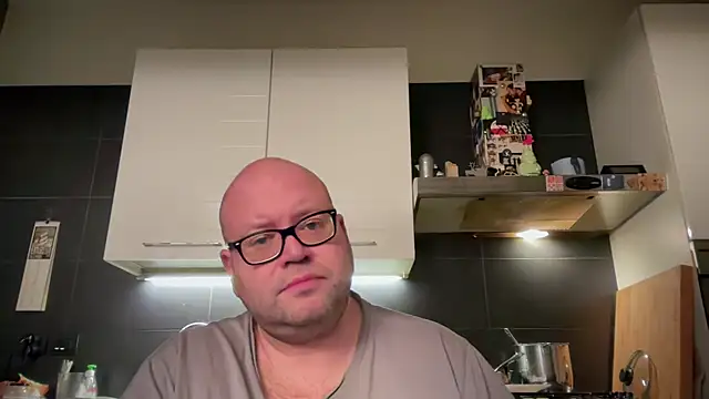 Snapshot of theitalianbear chatting on 23, 12, 2024 theitalianbear online show from 23, 12, 2024