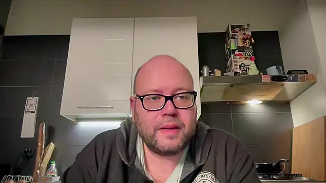 Snapshot of theitalianbear chatting on 2, 1, 2025 theitalianbear online show from 2, 1, 2025