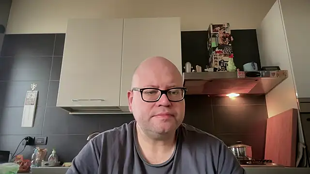 Snapshot of theitalianbear chatting on 2, 2, 2025 theitalianbear online show from 2, 2, 2025