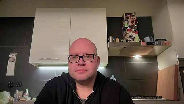 Snapshot of theitalianbear chatting on 4, 2, 2025 theitalianbear online show from 4, 2, 2025